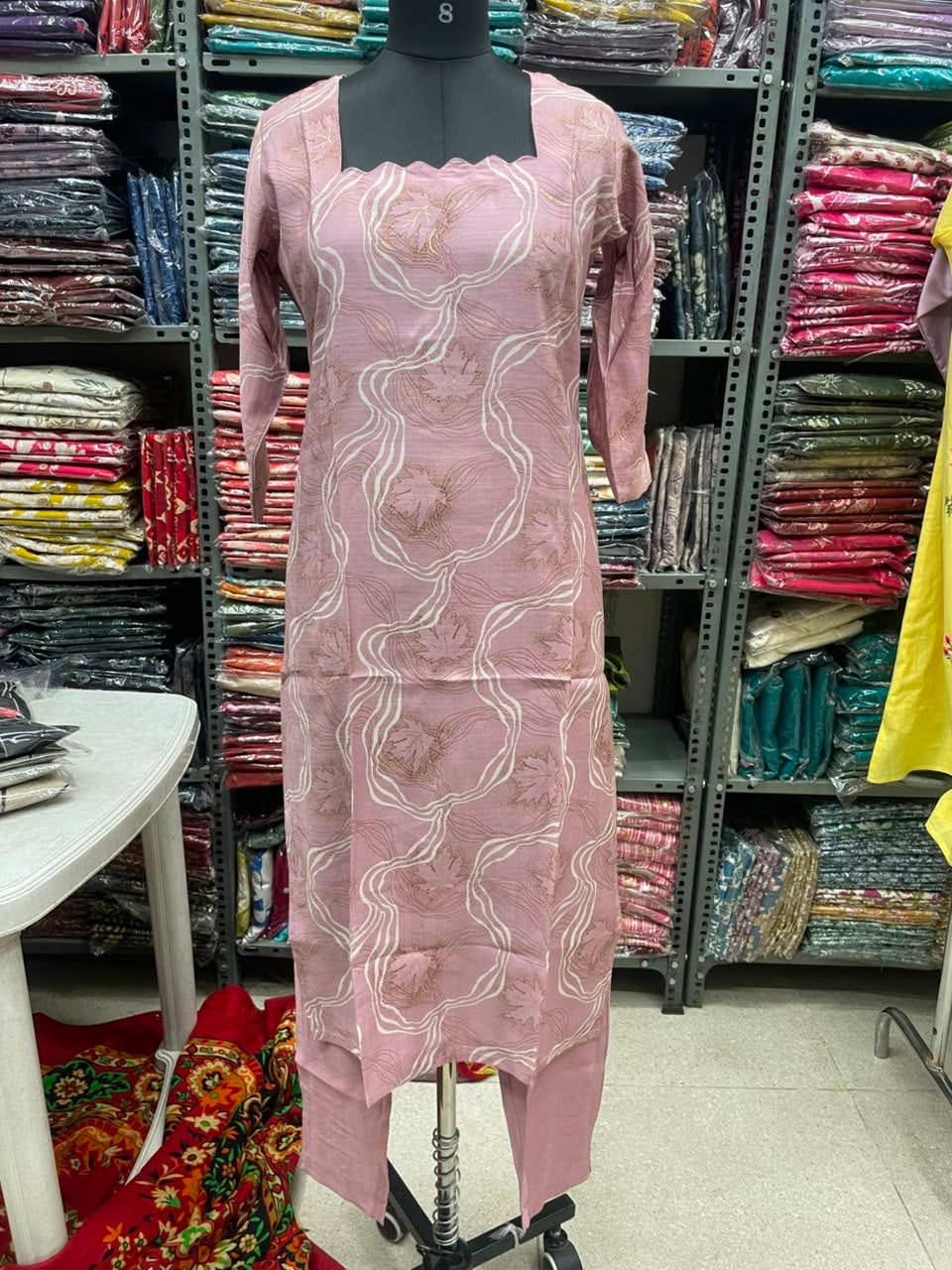 DUSTY PINK SCALLOP NECK CORD