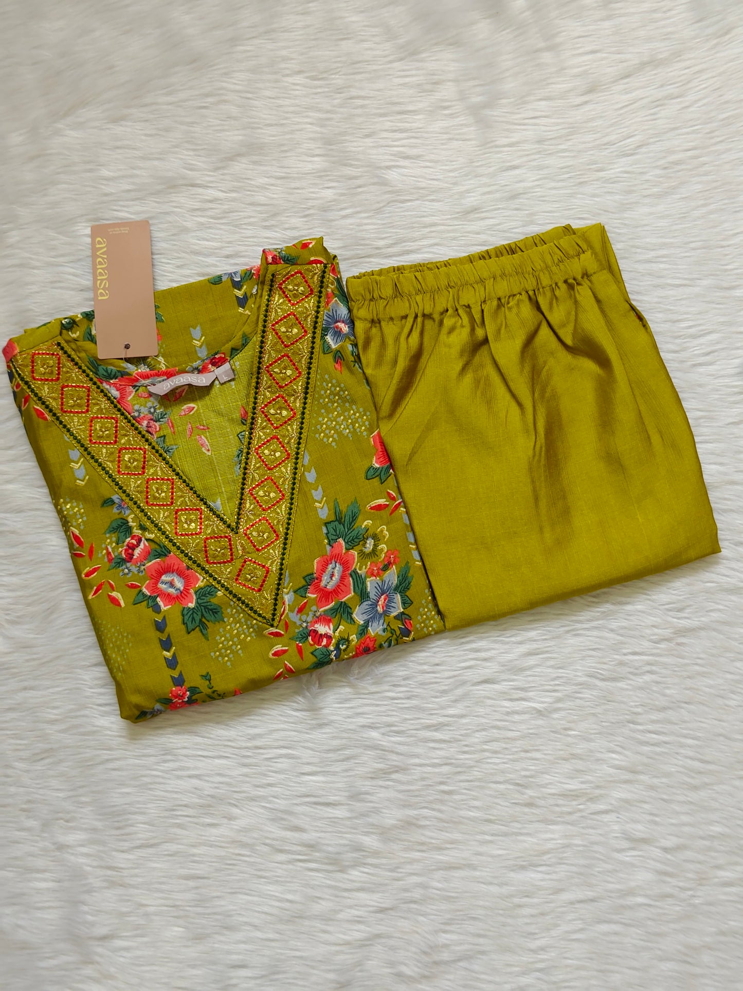 OLIVE GREEN V NECK CORD