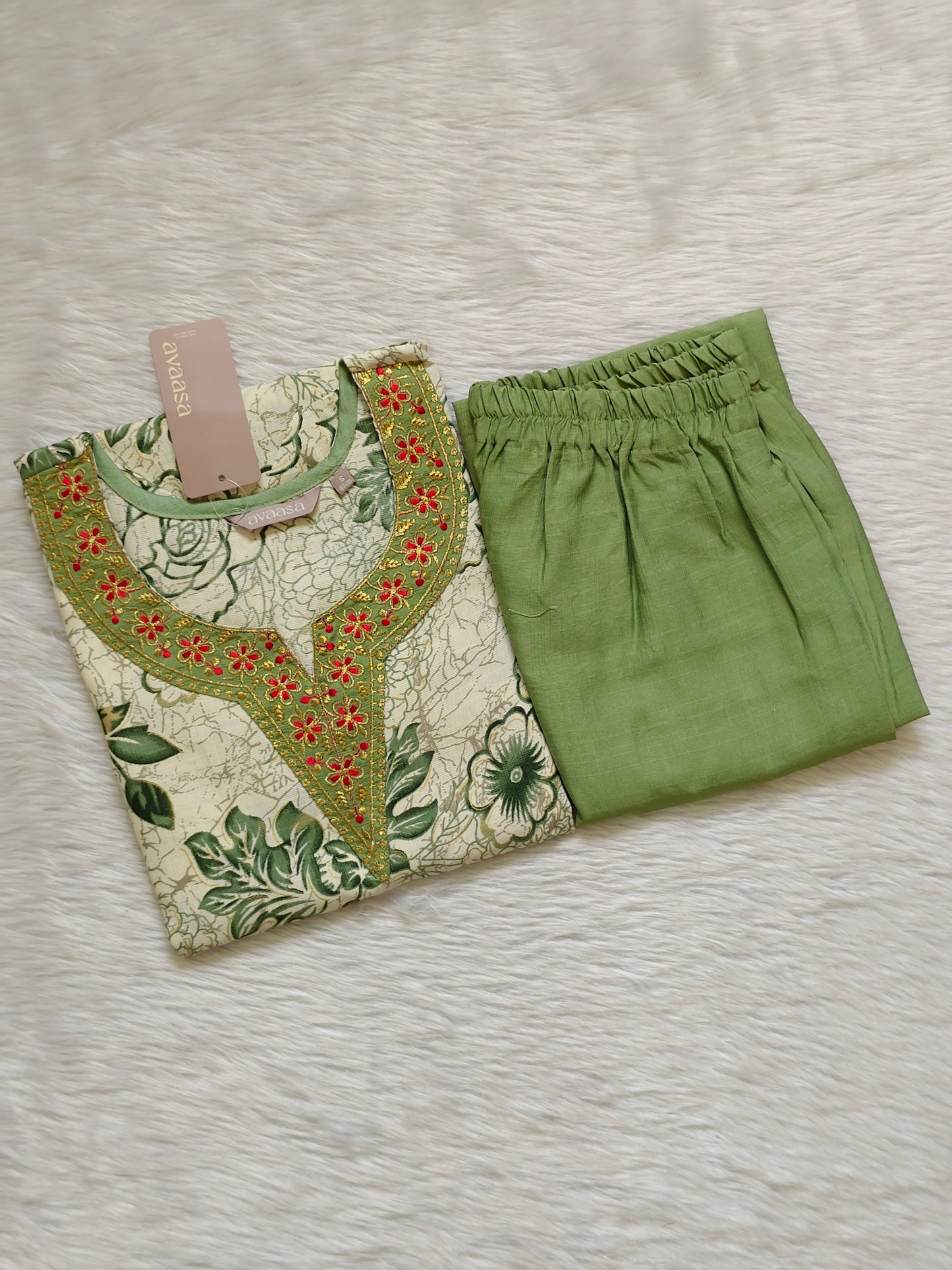WHITE GREEN FLORAL CORD