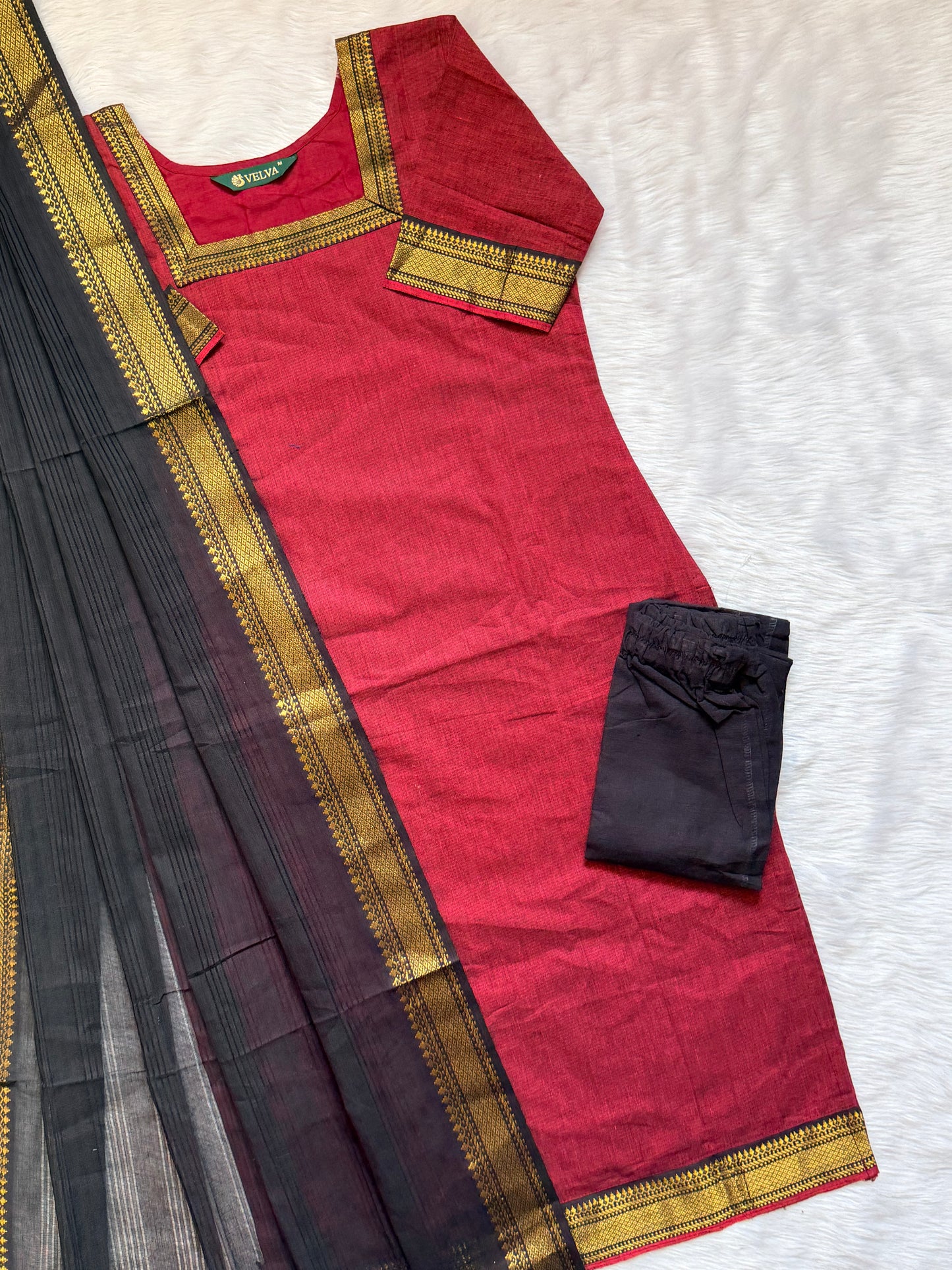 MAROON BLACK GOLD ZARI SET