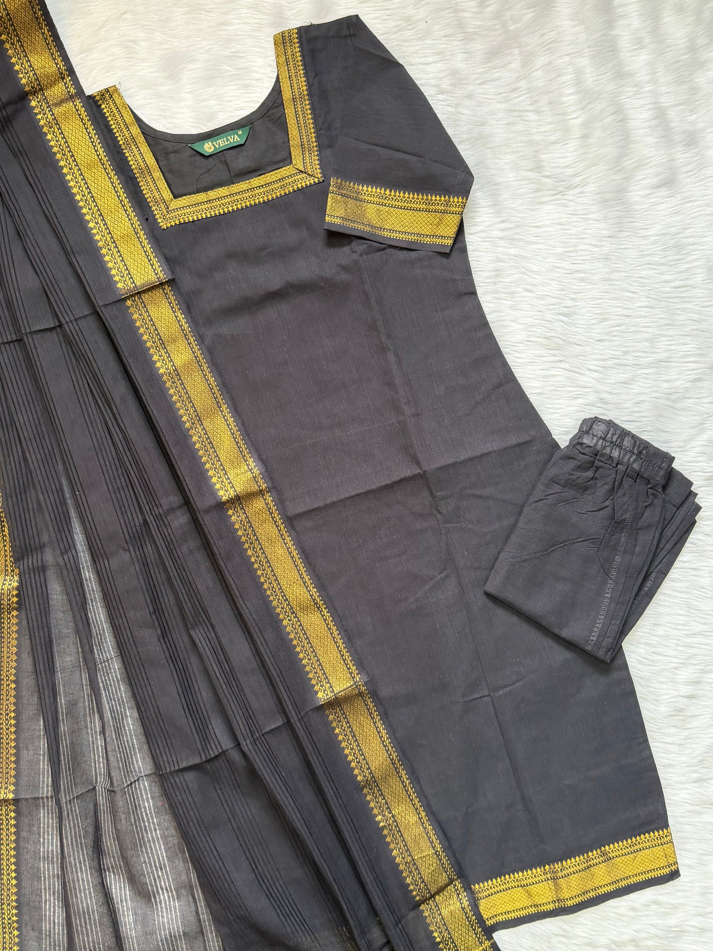 BLACK GOLD ZARI SET