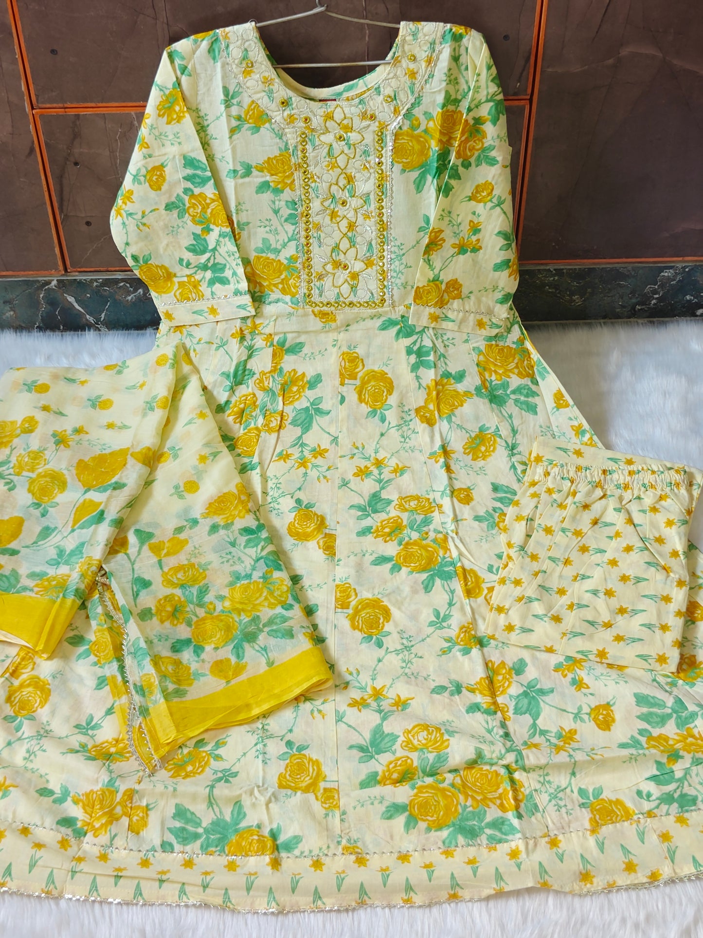 YELLOW GREAM ANARKALI SET