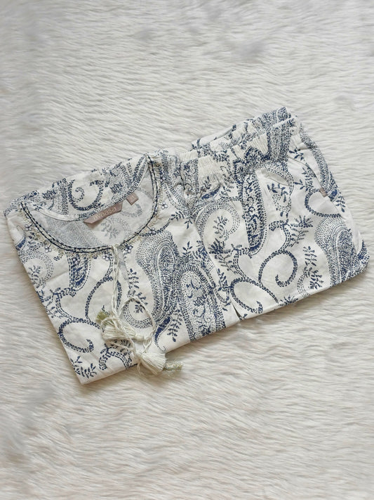 WHITE BLUE FLORAL CORD