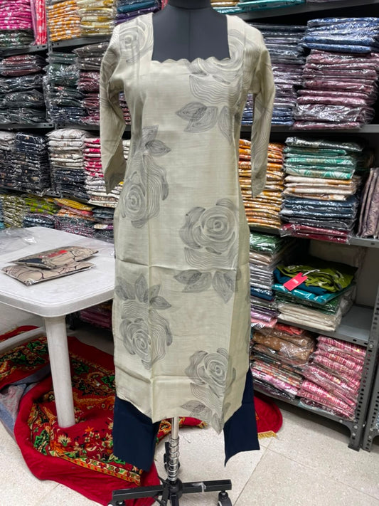 BEIGE SCALLOP NECK CORD