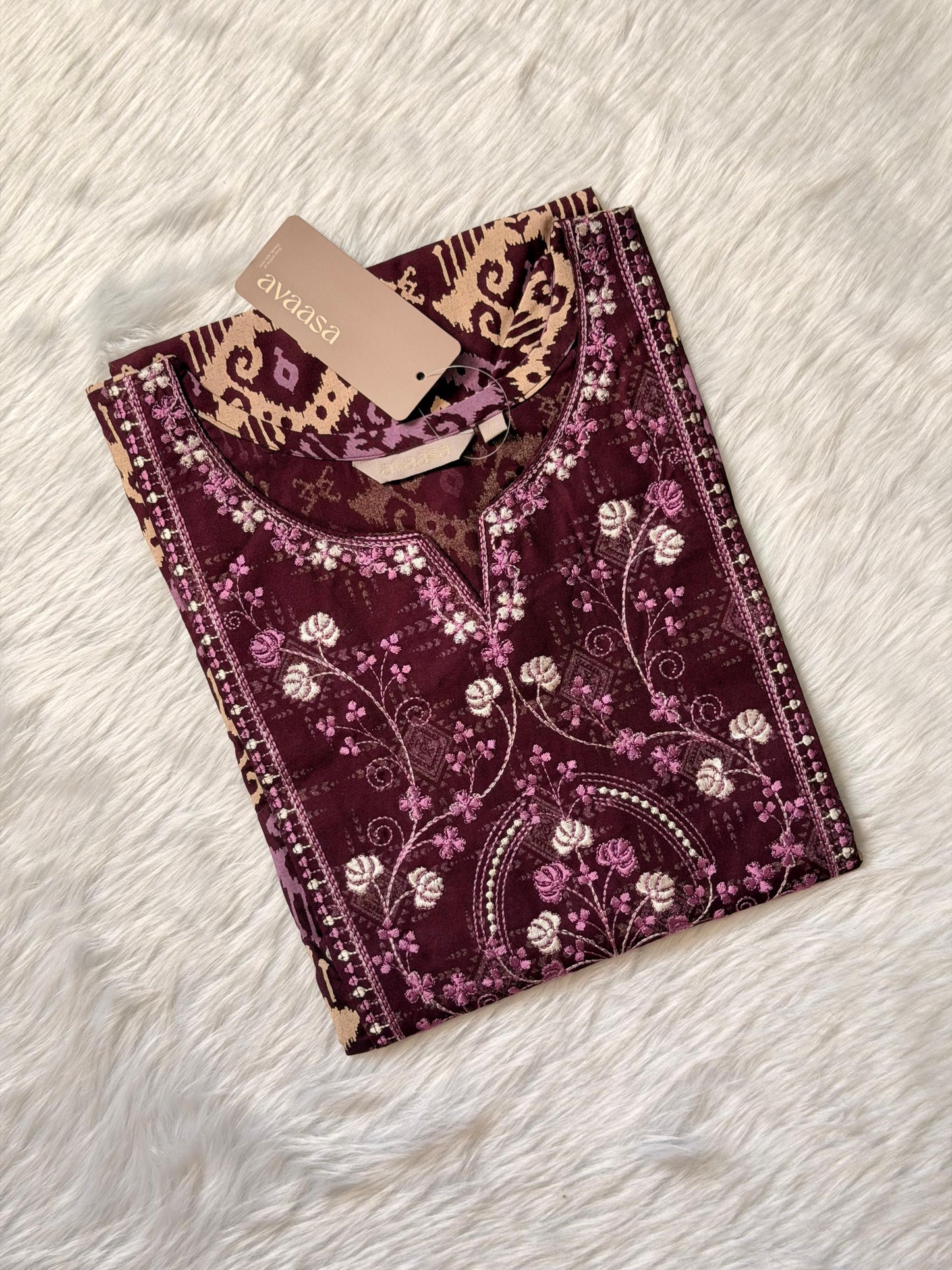 LAVENDAR EMBRO KURTI