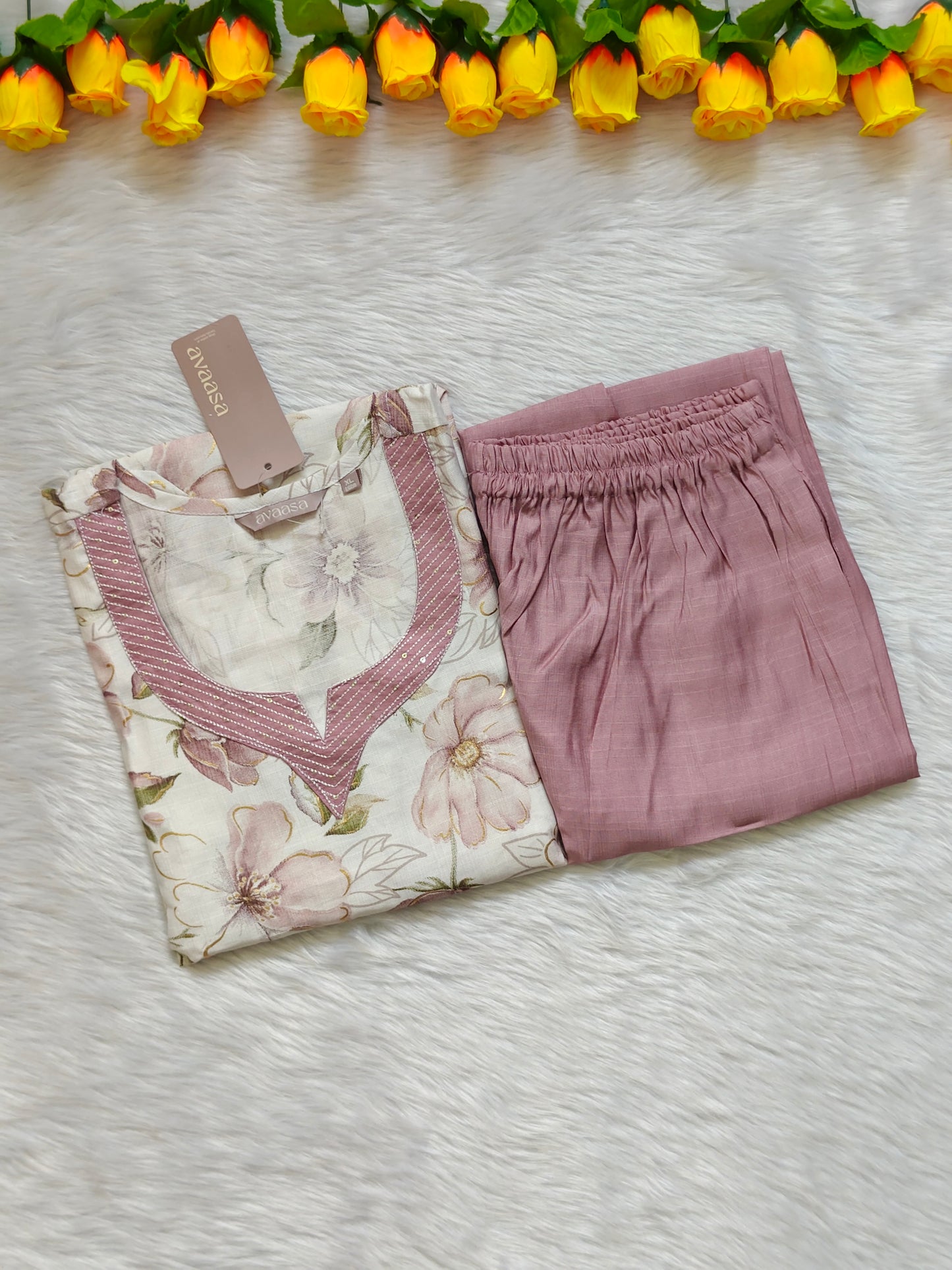 FLORAL WHITE CORD