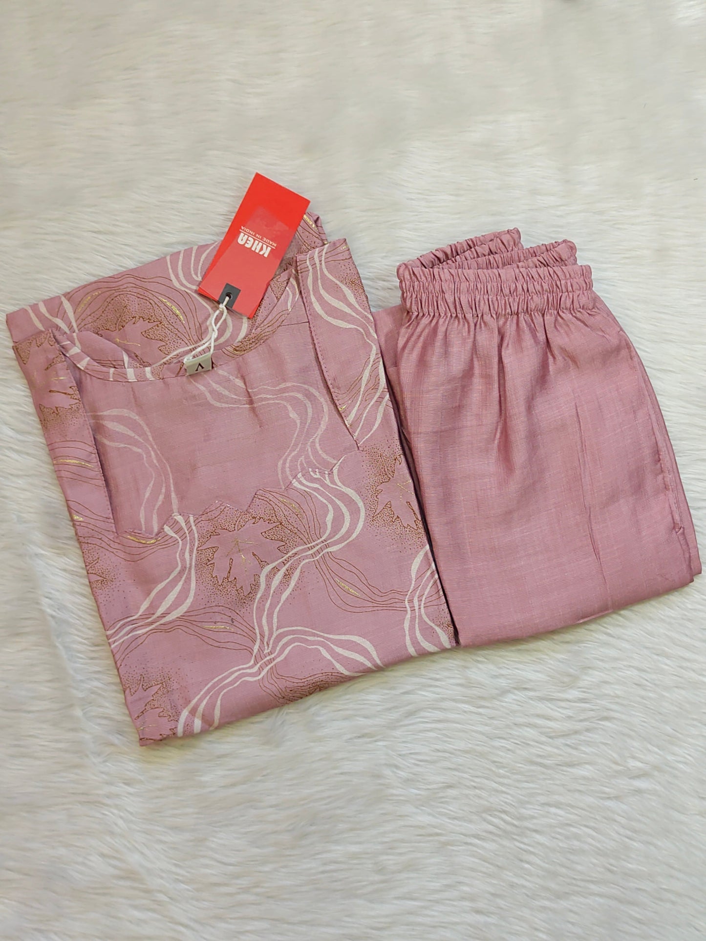DUSTY PINK SCALLOP NECK CORD