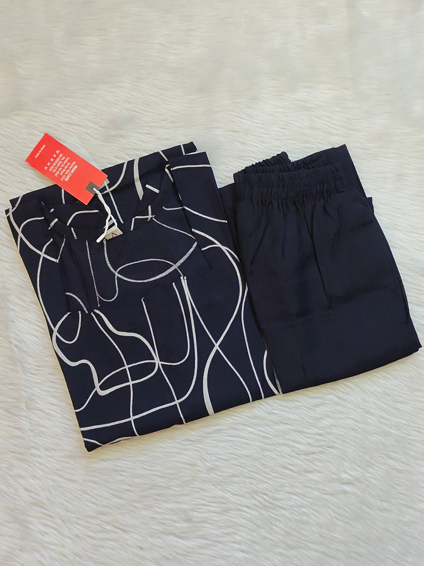 NAVY BLUE SCALLOP NECK CORD