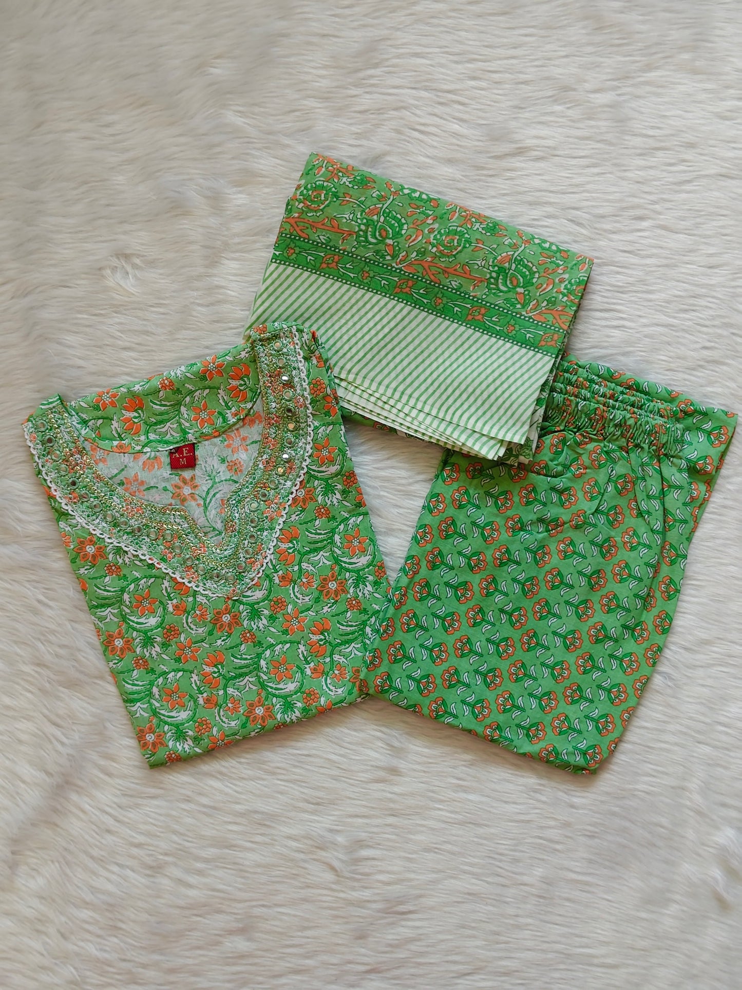 PISTA GREEN MIRROR WORK COTTON SET