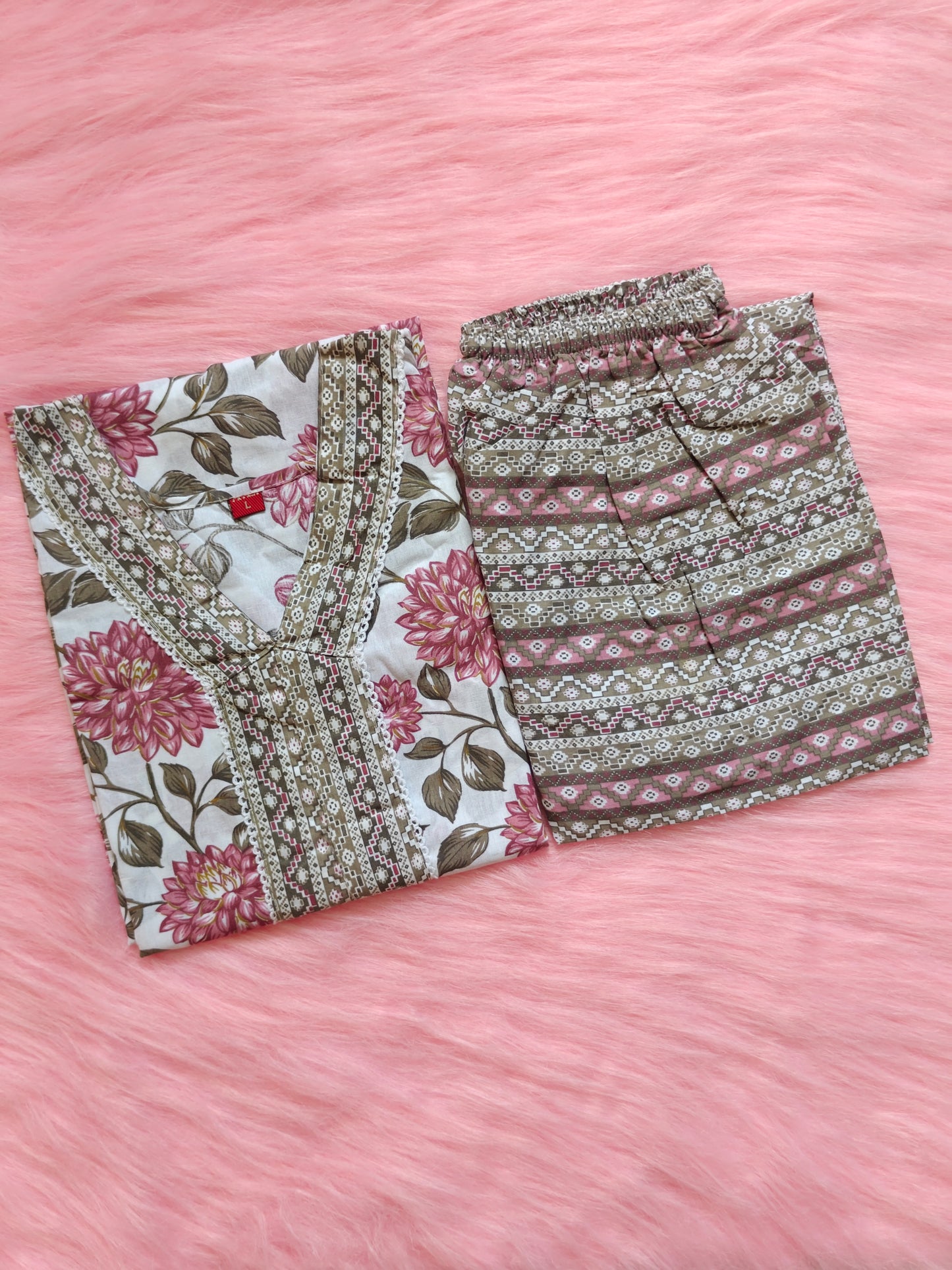 WHITE MAROON FLOWER COTTON CORD