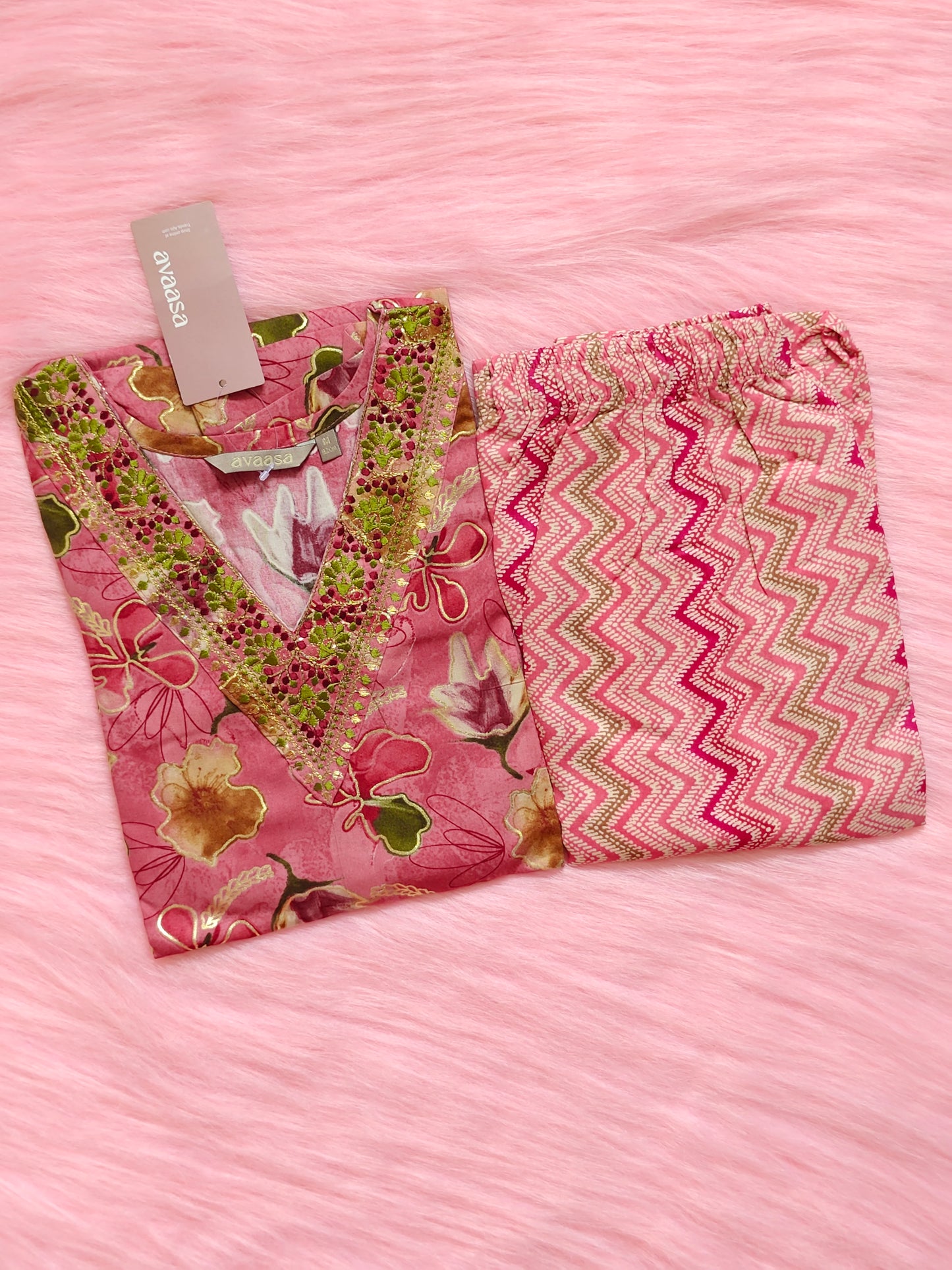 DUSTY PINK V NECK CORD