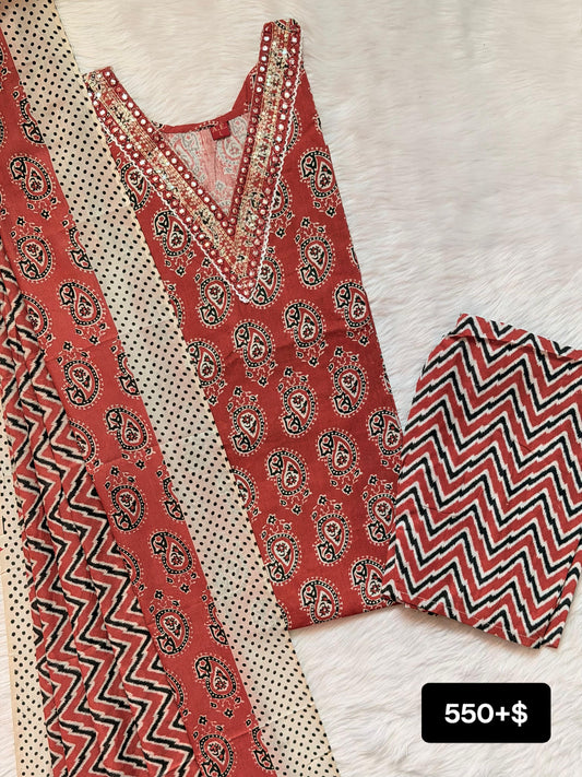 MAROON V NECK COTTON SET