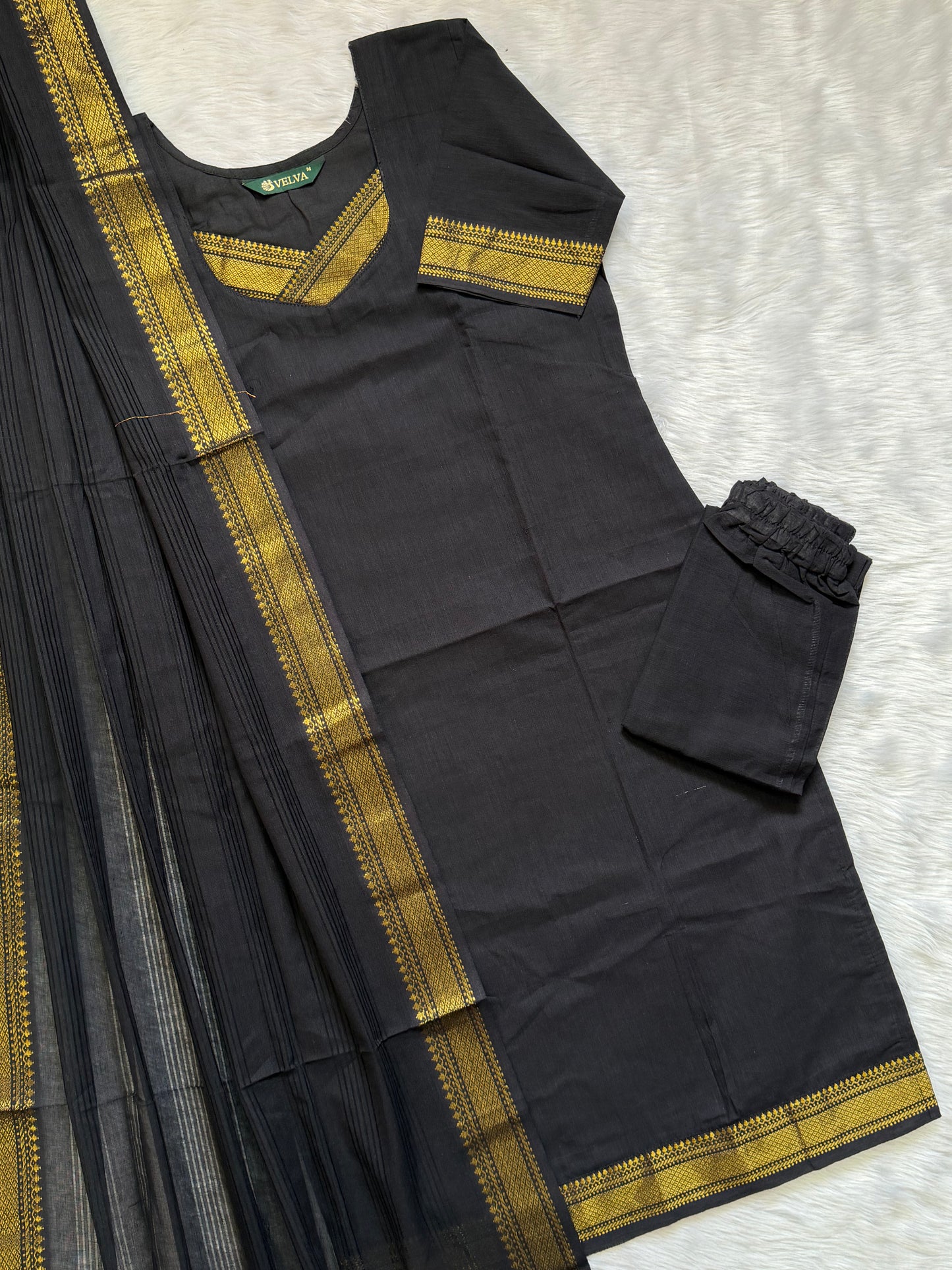 BLACK GOLD ZARI SET